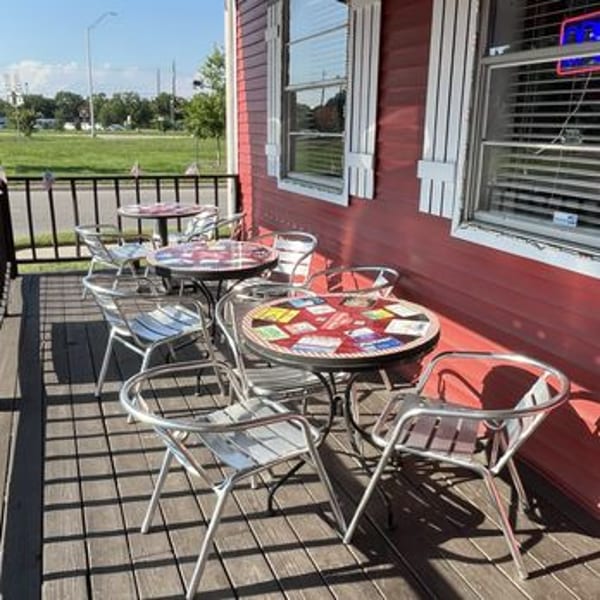 The Burger Barn Rosenberg patio